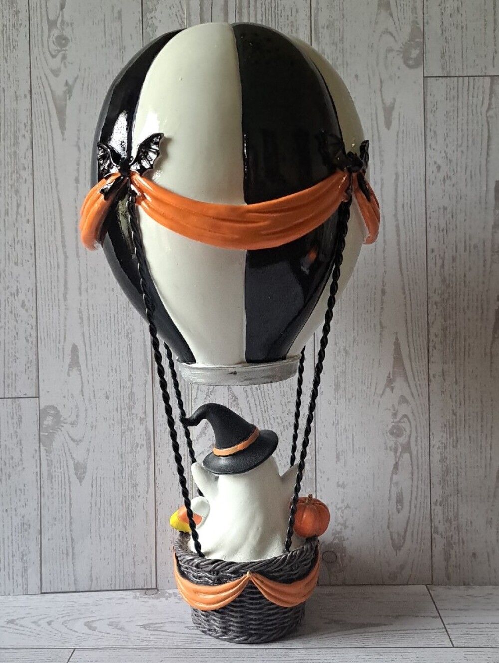 Ghost Figurine In Hot Air Balloon Halloween Decor - Free Standing Tabletop New - Picture 4 of 7